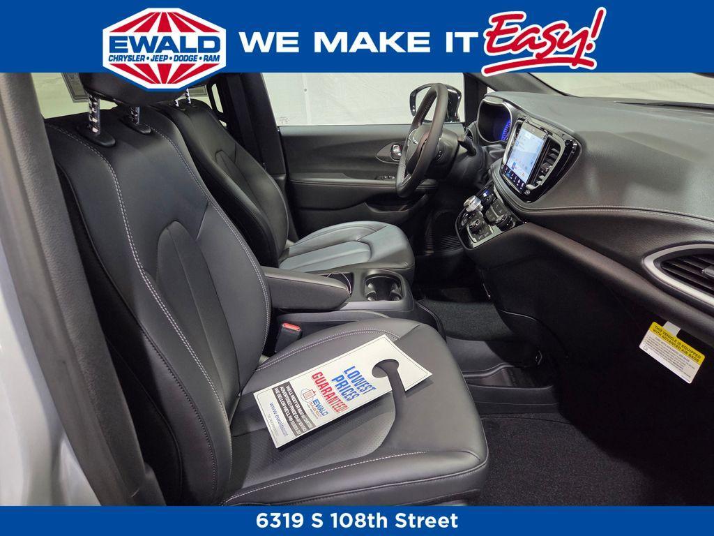 new 2026 Chrysler Pacifica car, priced at $47,077