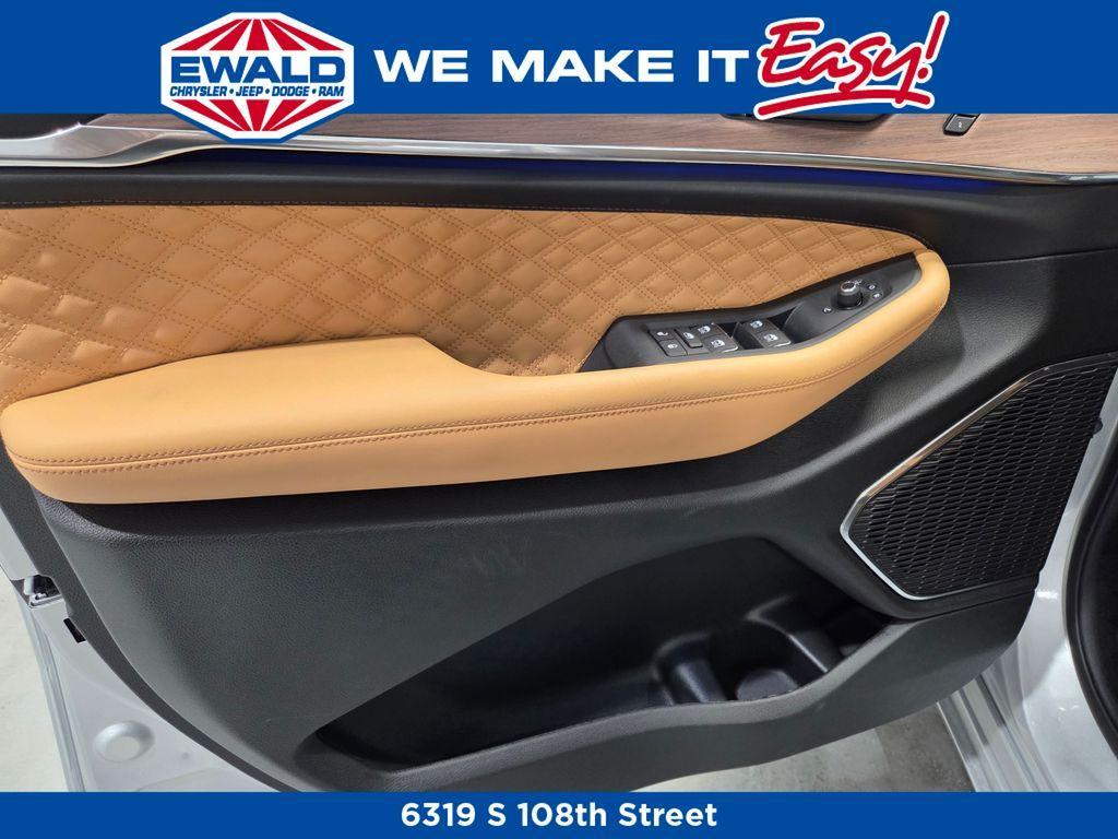 new 2025 Jeep Grand Cherokee car, priced at $61,425