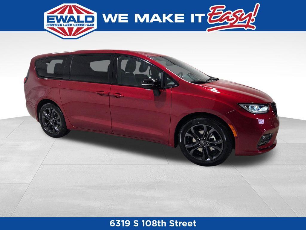 new 2026 Chrysler Pacifica car, priced at $45,007