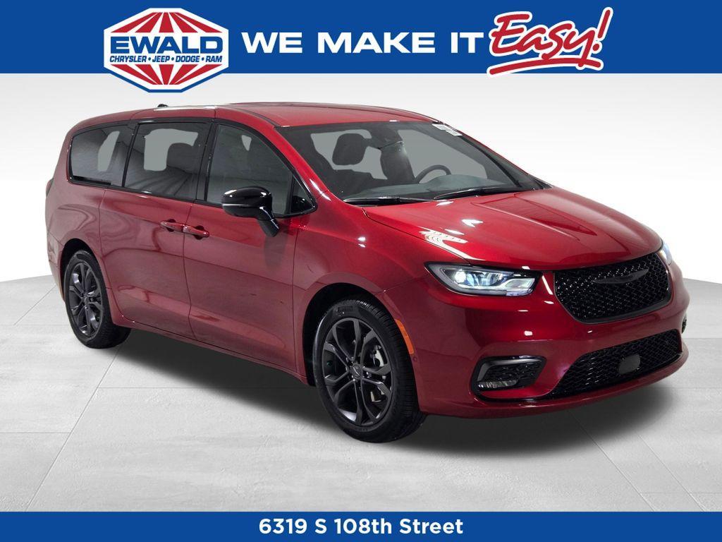 new 2026 Chrysler Pacifica car, priced at $45,007