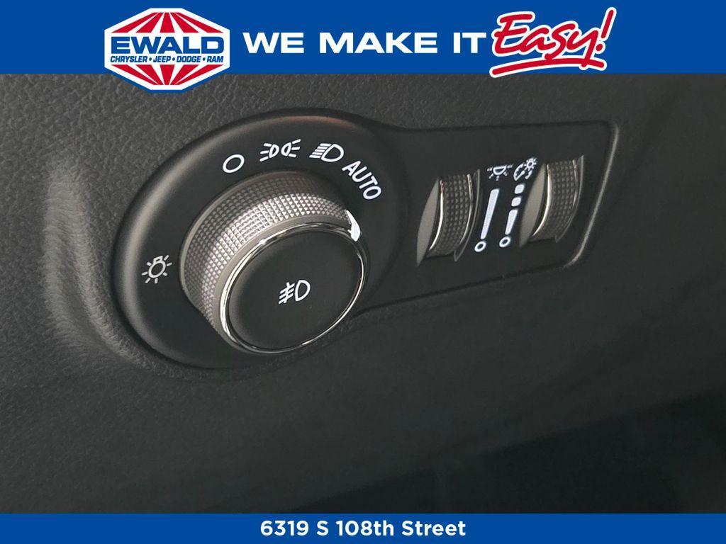 new 2025 Jeep Compass car, priced at $28,655