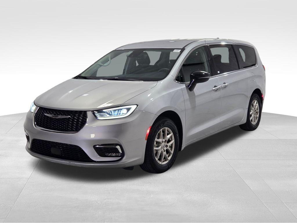 used 2024 Chrysler Pacifica car, priced at $29,540