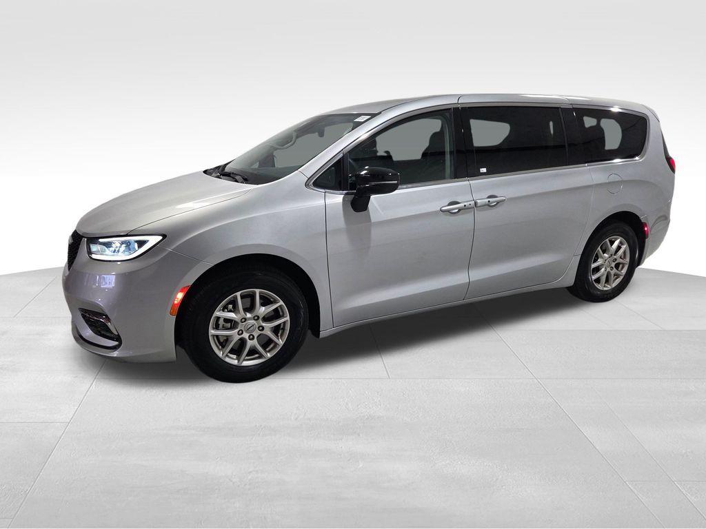 used 2024 Chrysler Pacifica car, priced at $29,540
