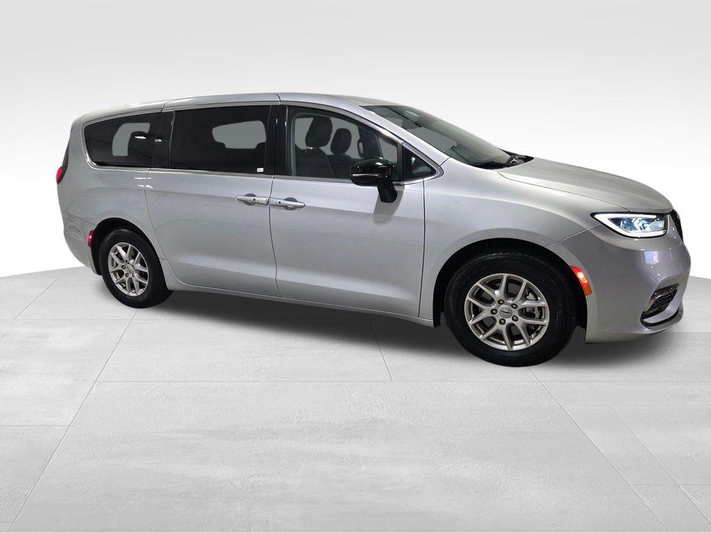 used 2024 Chrysler Pacifica car, priced at $29,540