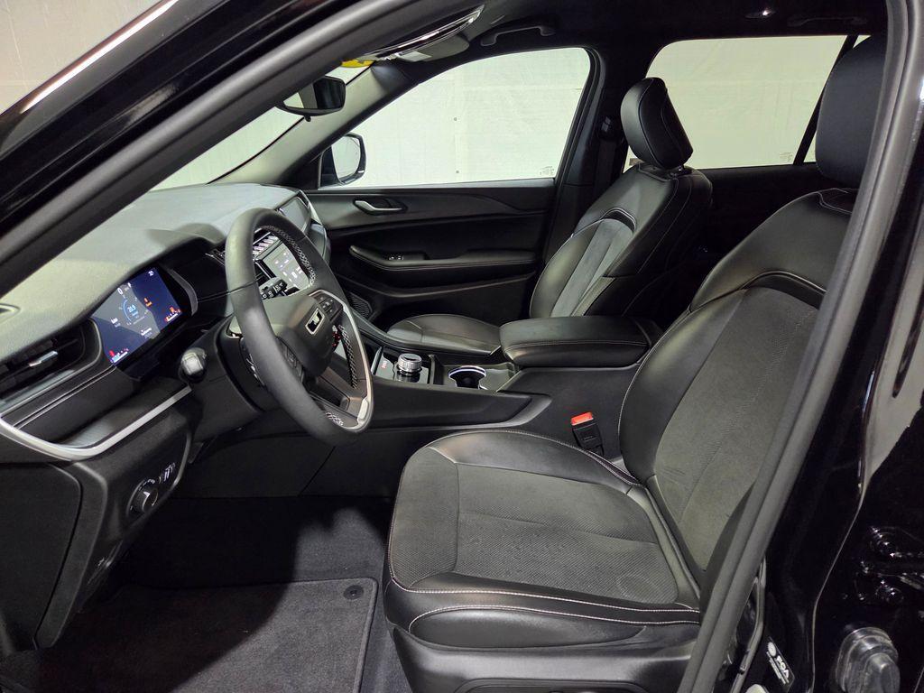 used 2023 Jeep Grand Cherokee car, priced at $33,889