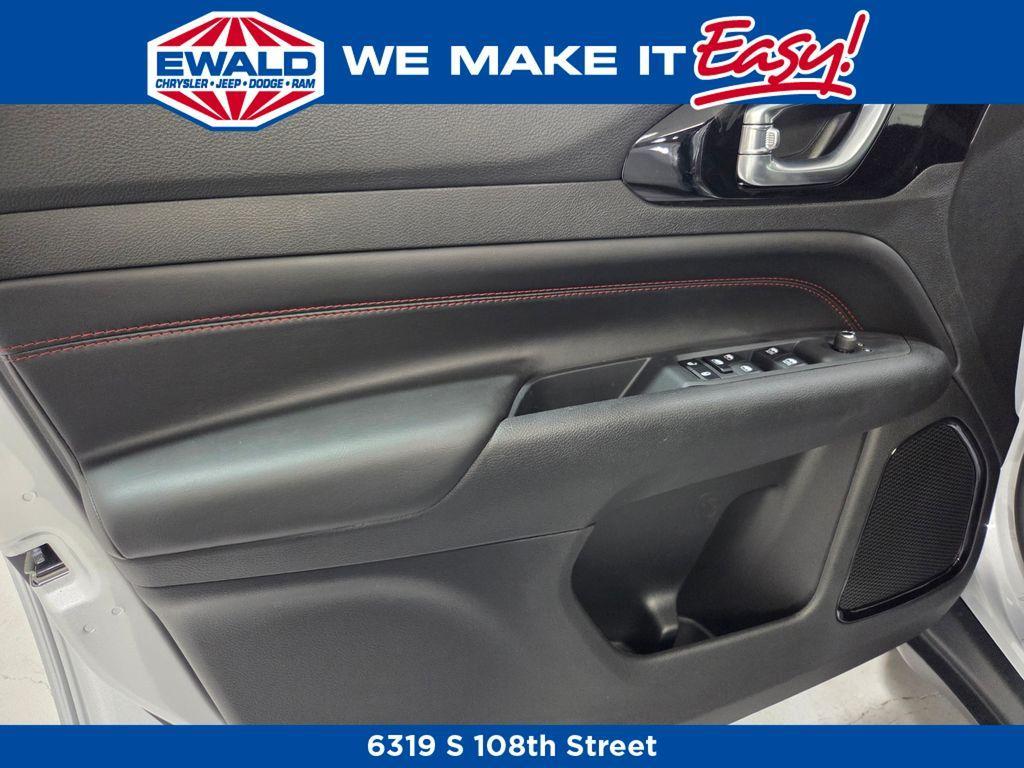 new 2025 Jeep Compass car, priced at $34,310