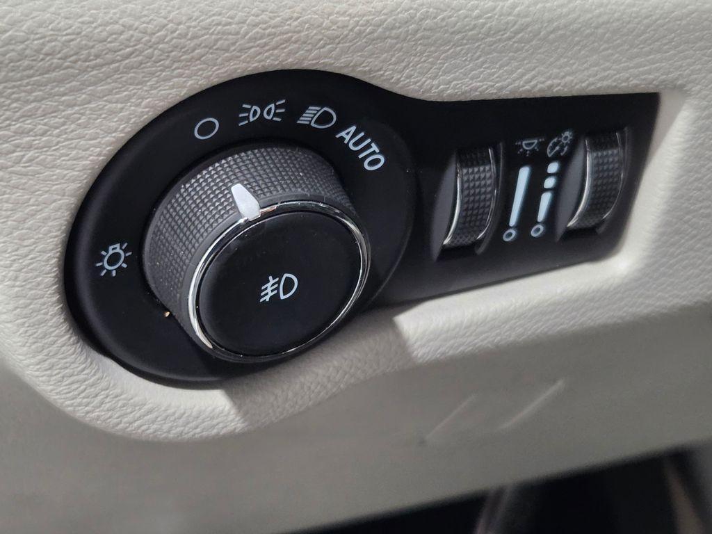 used 2021 Chrysler Pacifica car, priced at $28,355