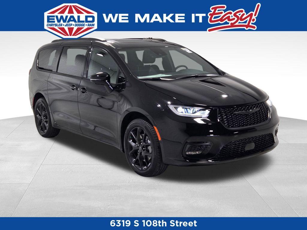 new 2026 Chrysler Pacifica car, priced at $52,906