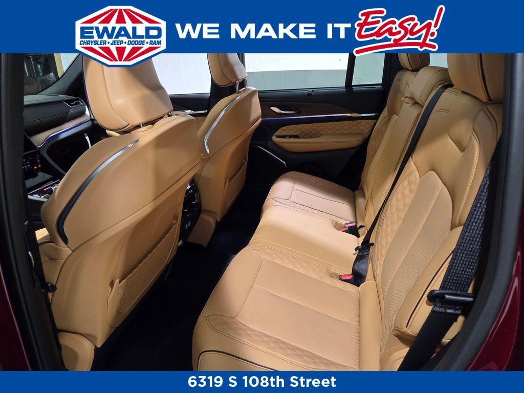new 2025 Jeep Grand Cherokee car, priced at $59,805