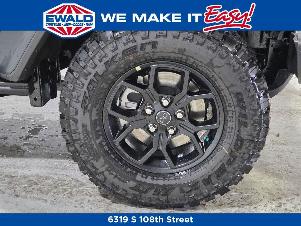 new 2025 Jeep Wrangler car, priced at $47,643