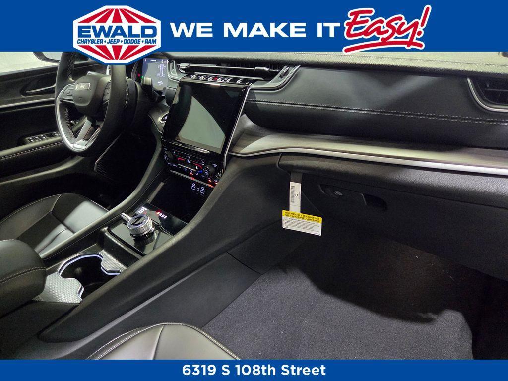 new 2025 Jeep Grand Cherokee car, priced at $46,214