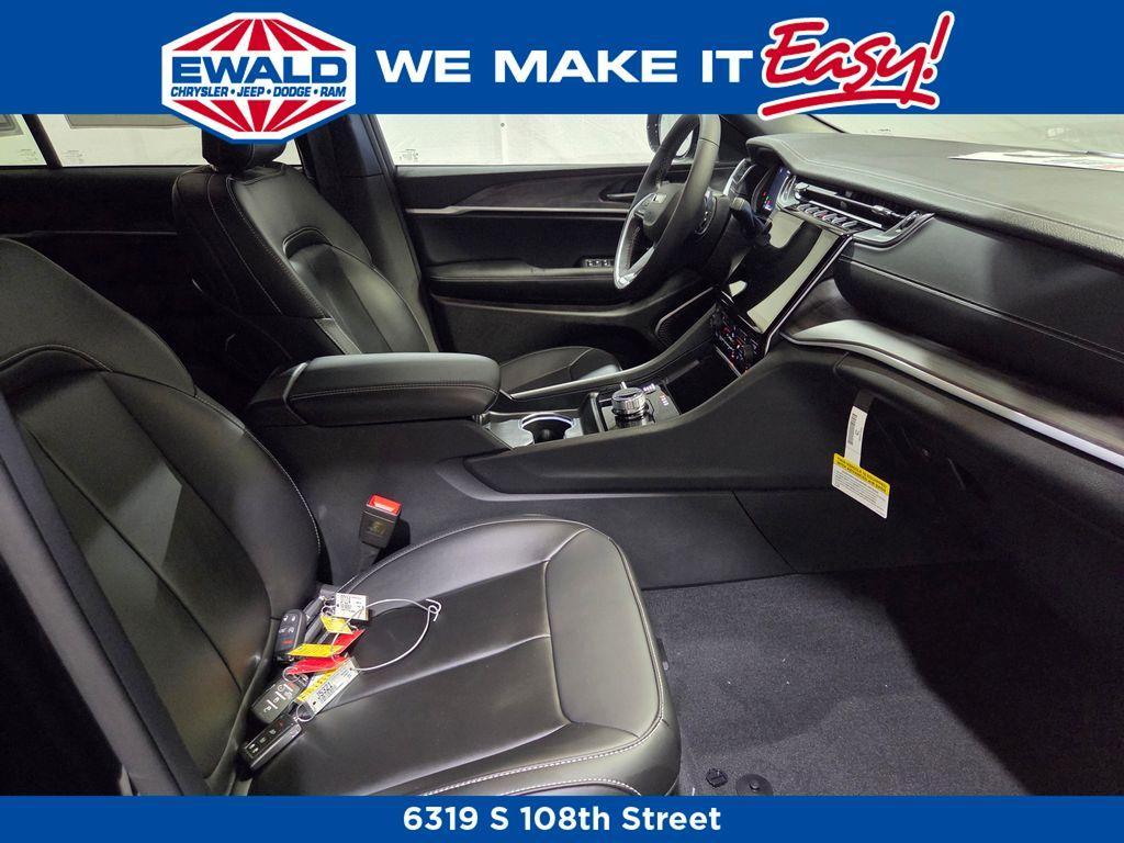 new 2025 Jeep Grand Cherokee car, priced at $46,214