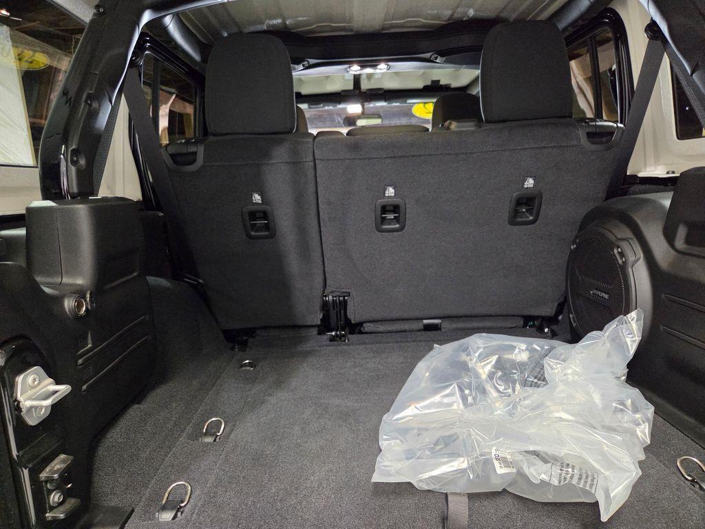 used 2022 Jeep Wrangler Unlimited car, priced at $32,390