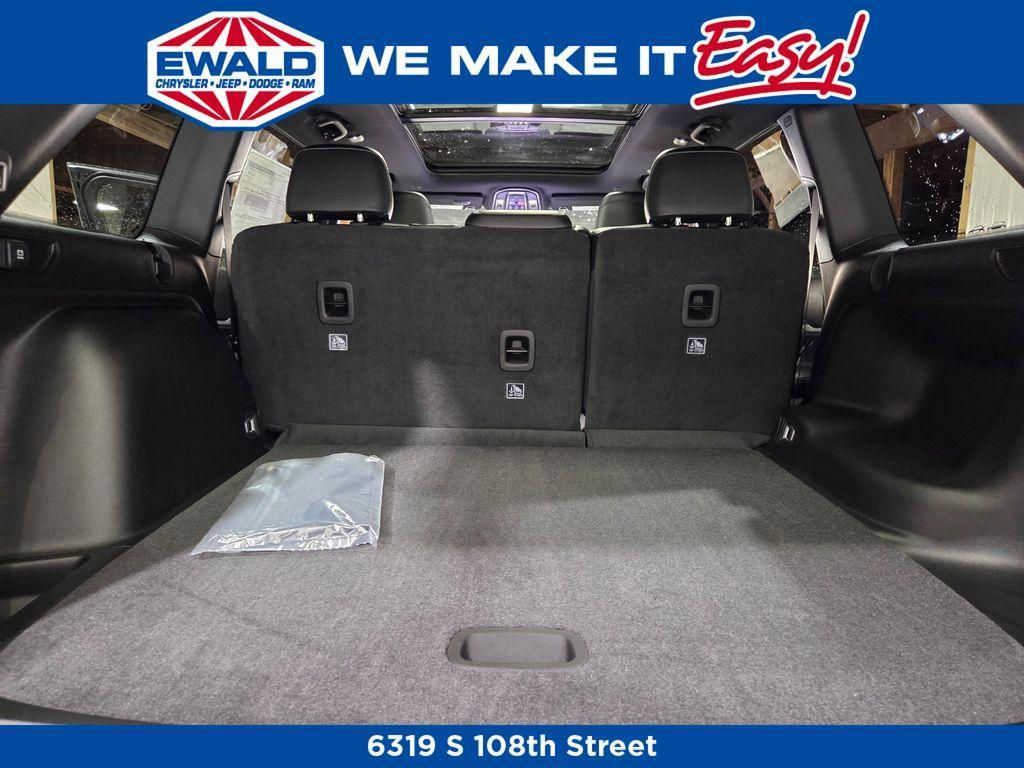 new 2025 Jeep Grand Cherokee car, priced at $48,082