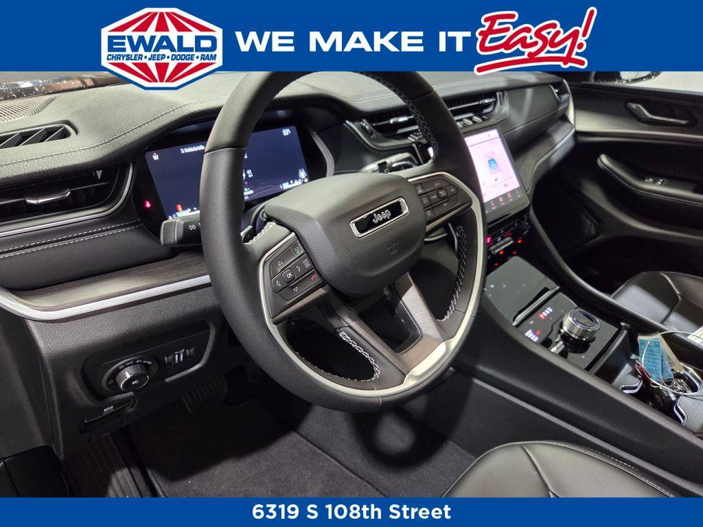 new 2025 Jeep Grand Cherokee car, priced at $48,082