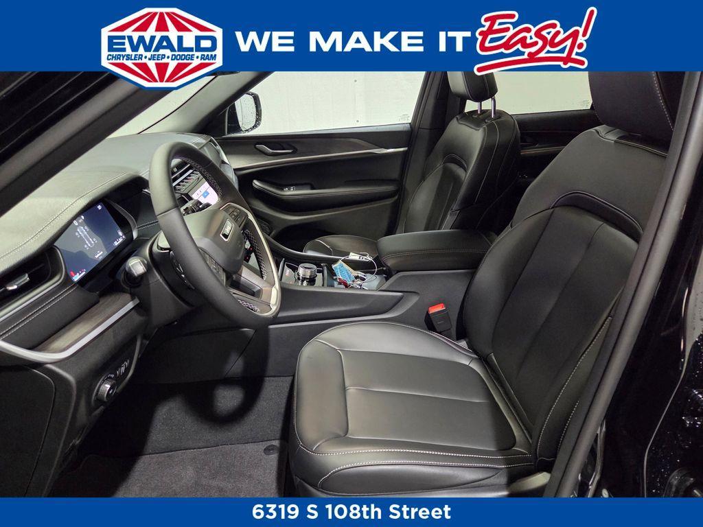 new 2025 Jeep Grand Cherokee car, priced at $48,082