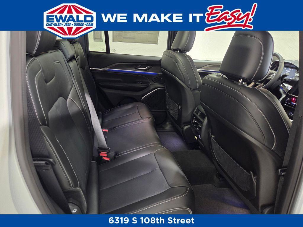 new 2025 Jeep Grand Cherokee car, priced at $54,678