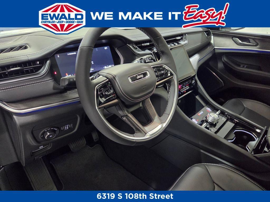 new 2025 Jeep Grand Cherokee car, priced at $54,678