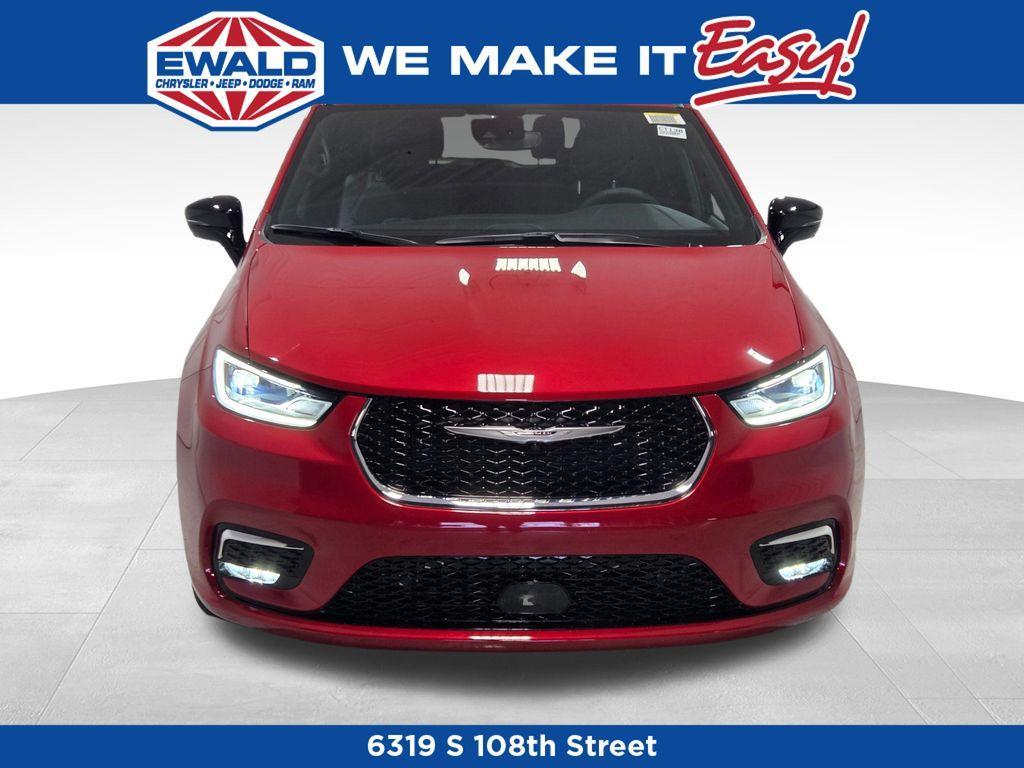 new 2026 Chrysler Pacifica car, priced at $42,664