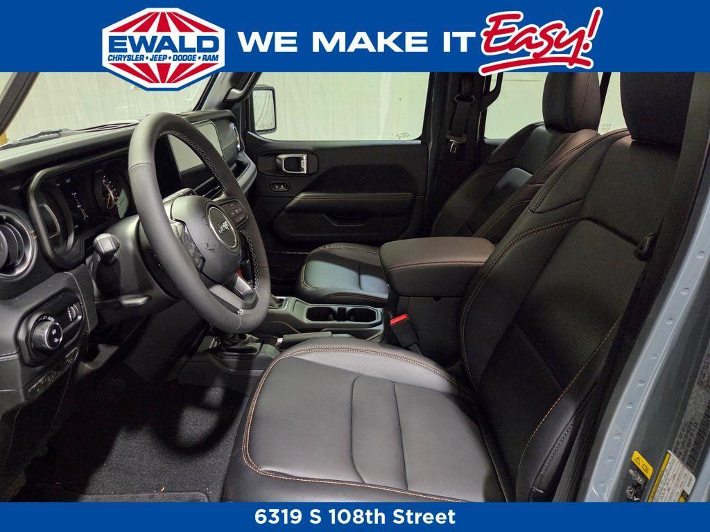 new 2025 Jeep Gladiator car, priced at $51,675