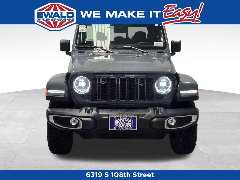 new 2025 Jeep Gladiator car, priced at $51,675