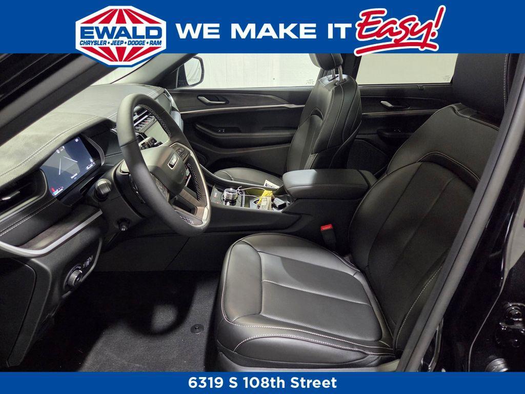 new 2025 Jeep Grand Cherokee car, priced at $51,965