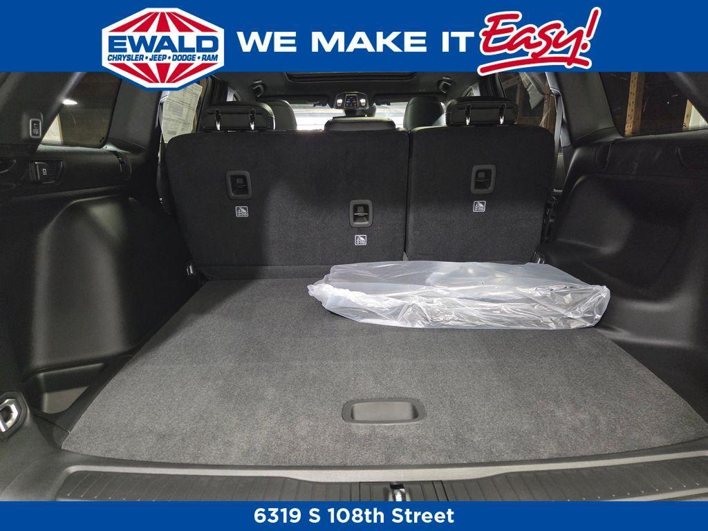 new 2025 Jeep Grand Cherokee car, priced at $51,965