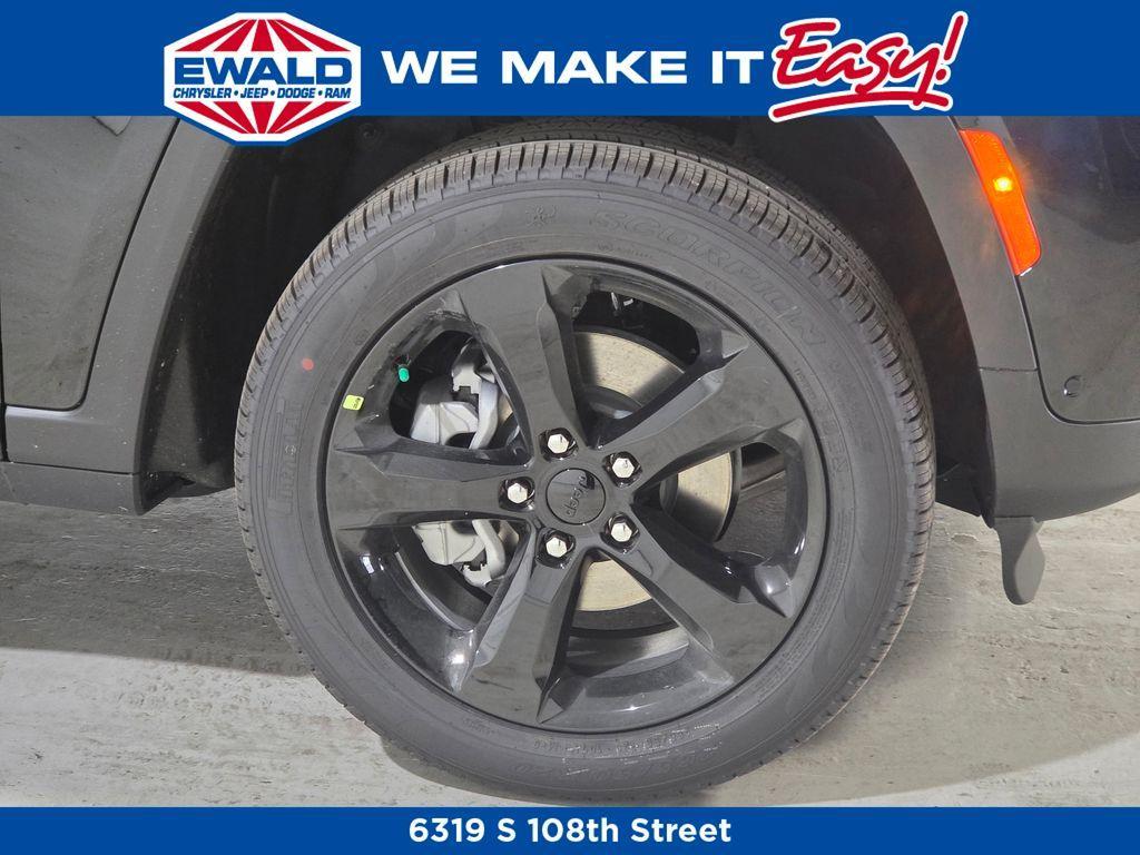 new 2025 Jeep Grand Cherokee car, priced at $51,965