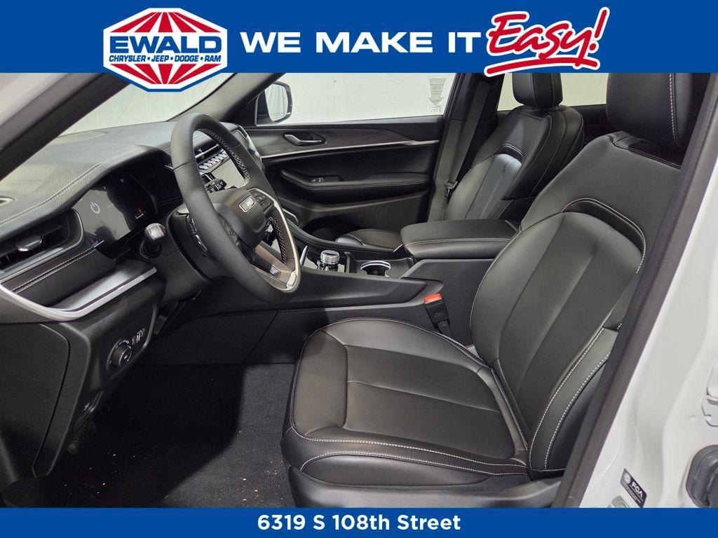 new 2025 Jeep Grand Cherokee car, priced at $46,876