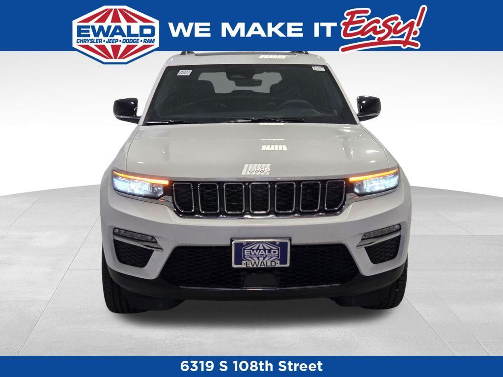 new 2025 Jeep Grand Cherokee car, priced at $46,876