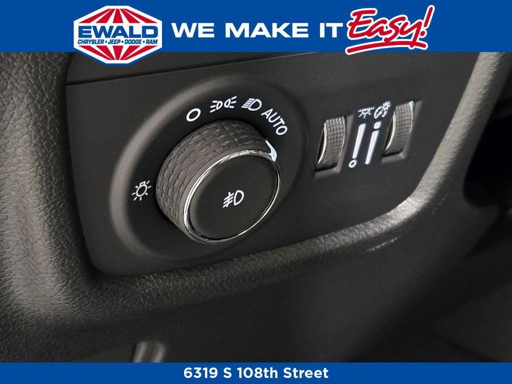 new 2025 Jeep Grand Cherokee car, priced at $46,876