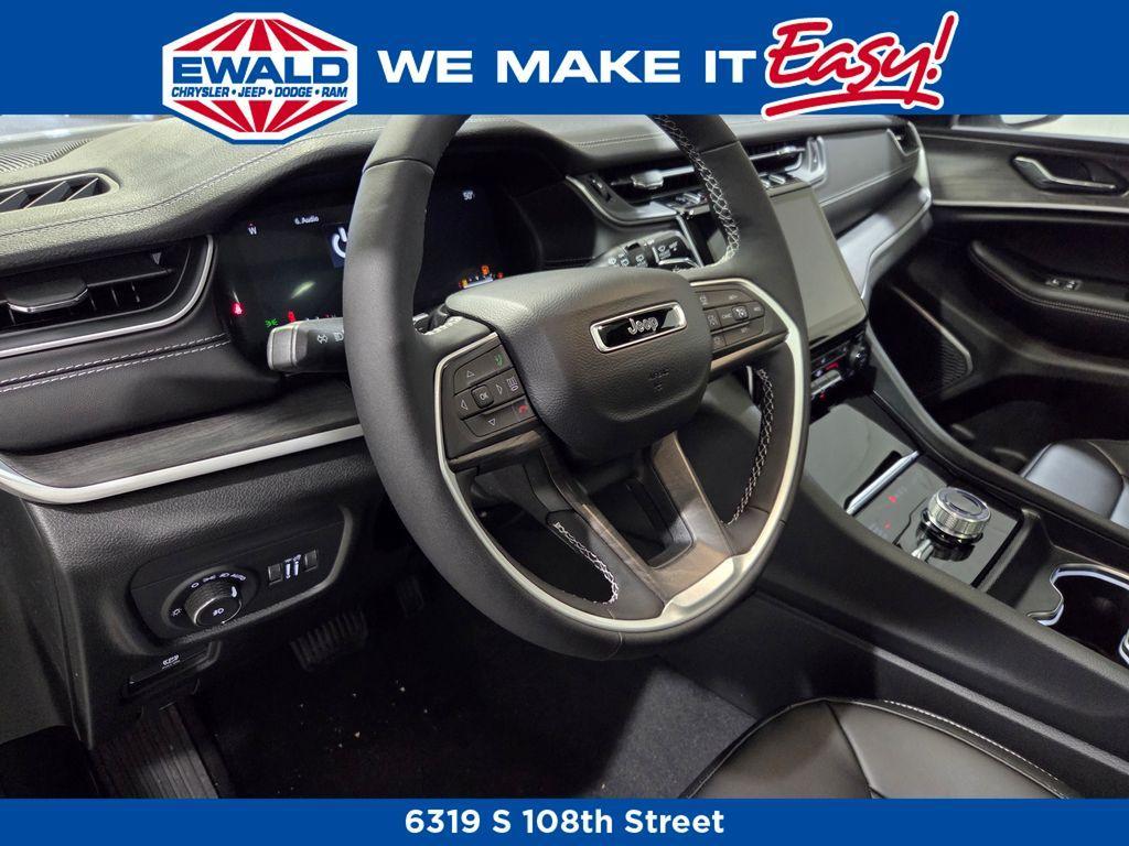 new 2025 Jeep Grand Cherokee car, priced at $46,876