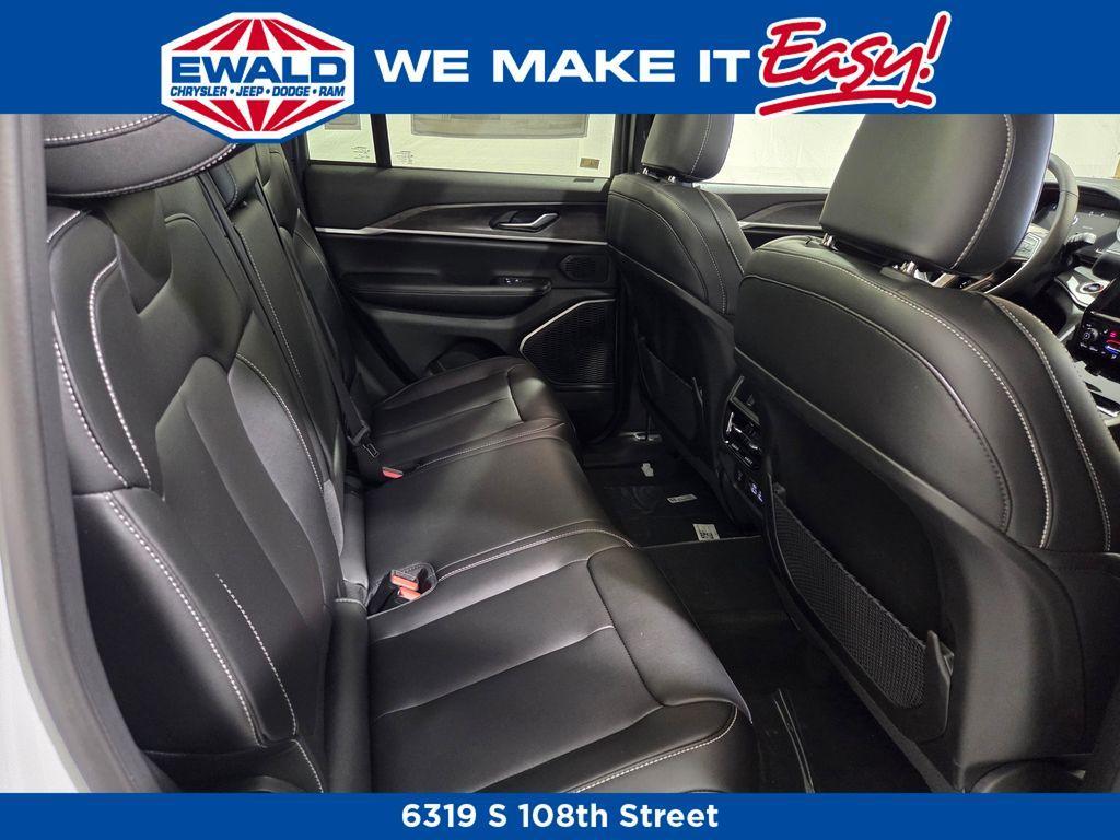 new 2025 Jeep Grand Cherokee car, priced at $46,876