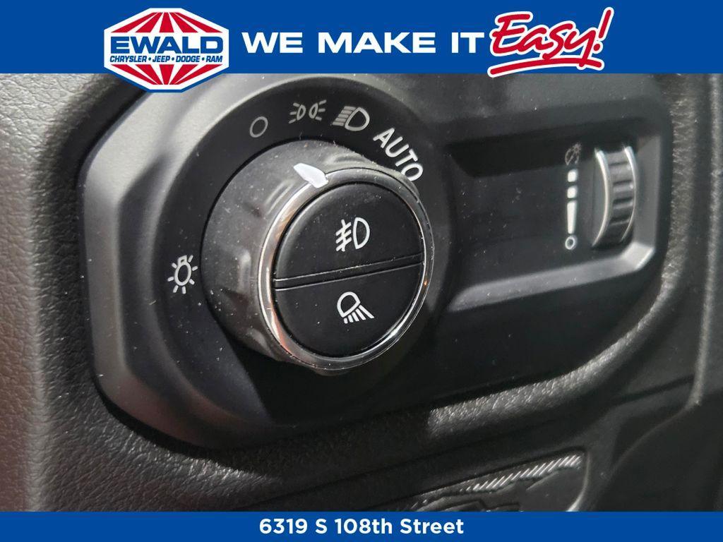 new 2025 Jeep Gladiator car, priced at $53,275