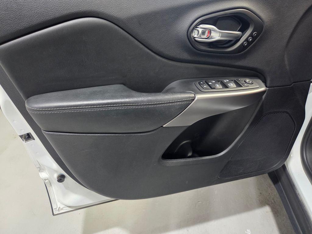 used 2022 Jeep Cherokee car, priced at $25,414