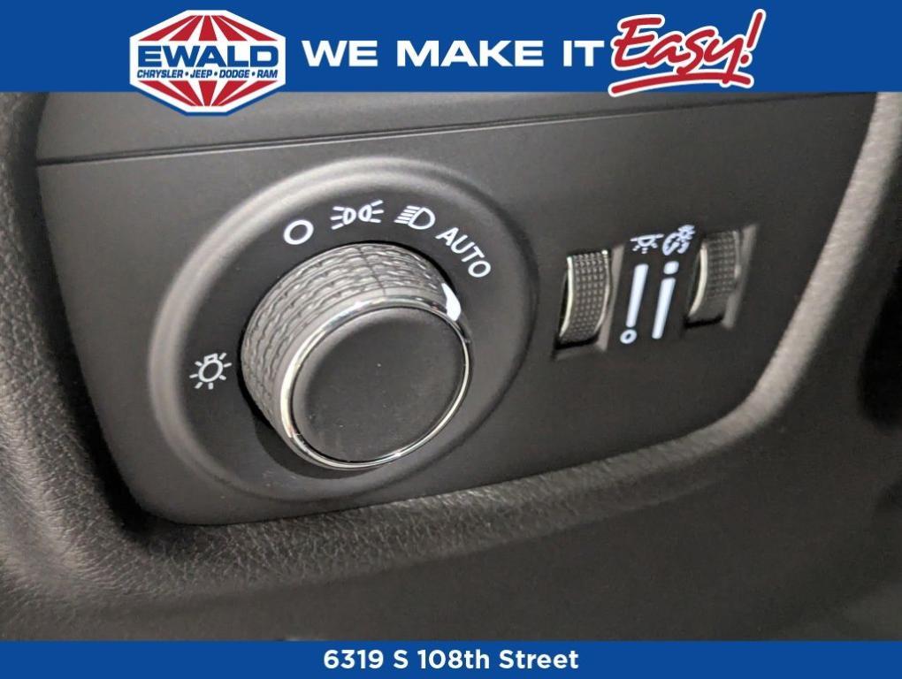 new 2025 Jeep Grand Cherokee car, priced at $39,277
