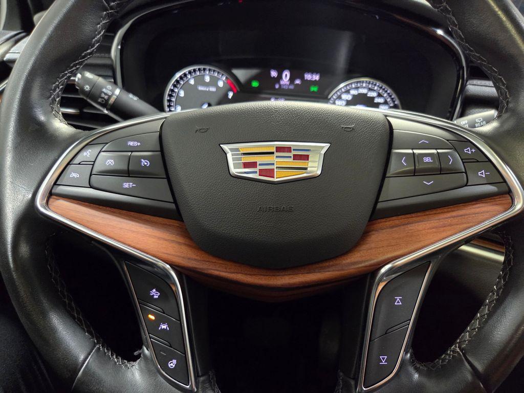 used 2022 Cadillac XT5 car, priced at $31,919