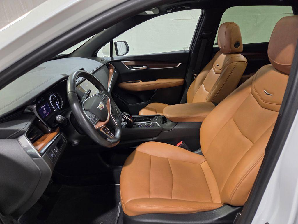 used 2022 Cadillac XT5 car, priced at $31,919