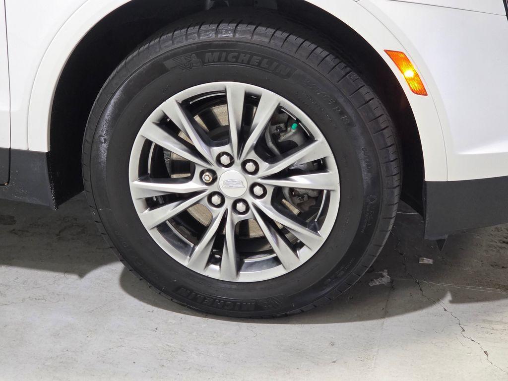 used 2022 Cadillac XT5 car, priced at $31,919