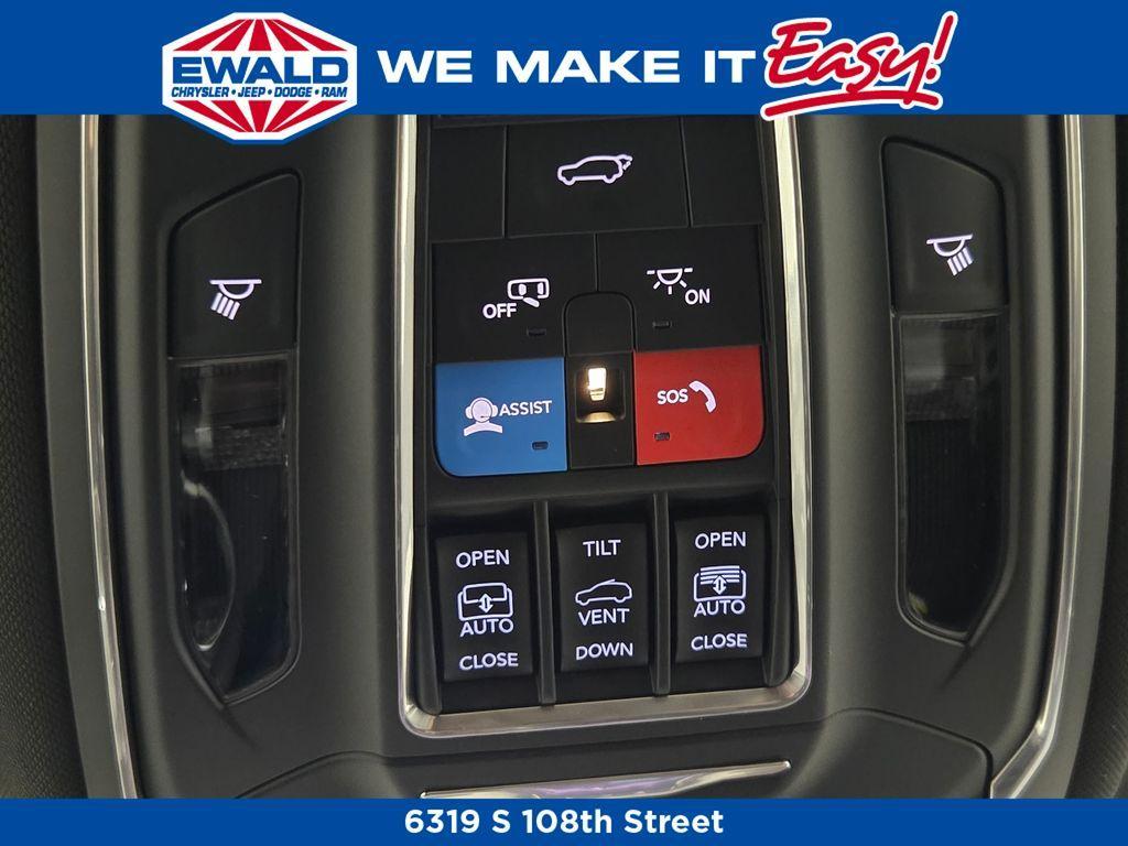 new 2025 Jeep Grand Cherokee car, priced at $48,082