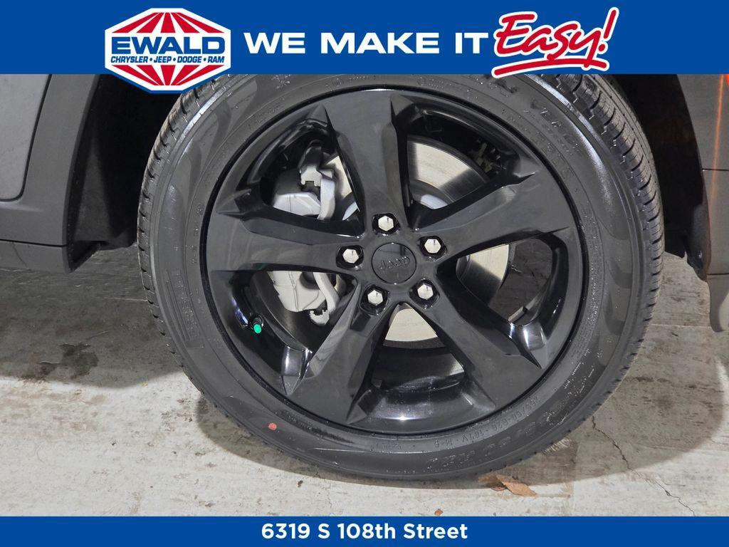 new 2025 Jeep Grand Cherokee car, priced at $48,082