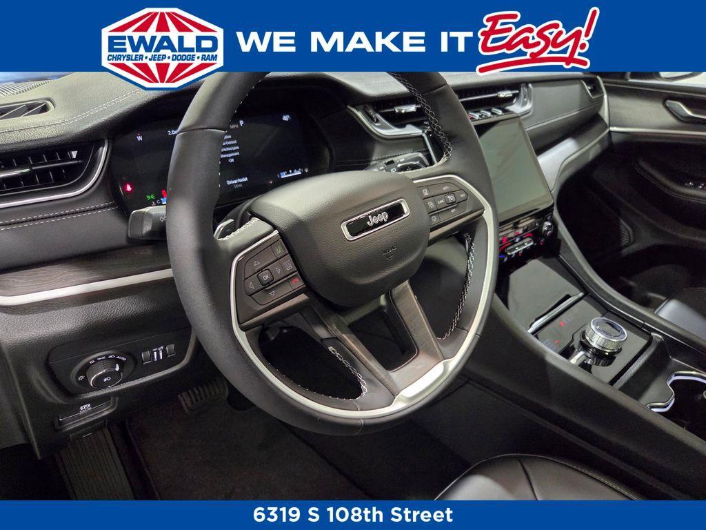 new 2025 Jeep Grand Cherokee car, priced at $48,082