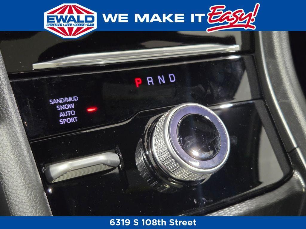 new 2025 Jeep Grand Cherokee car, priced at $48,082