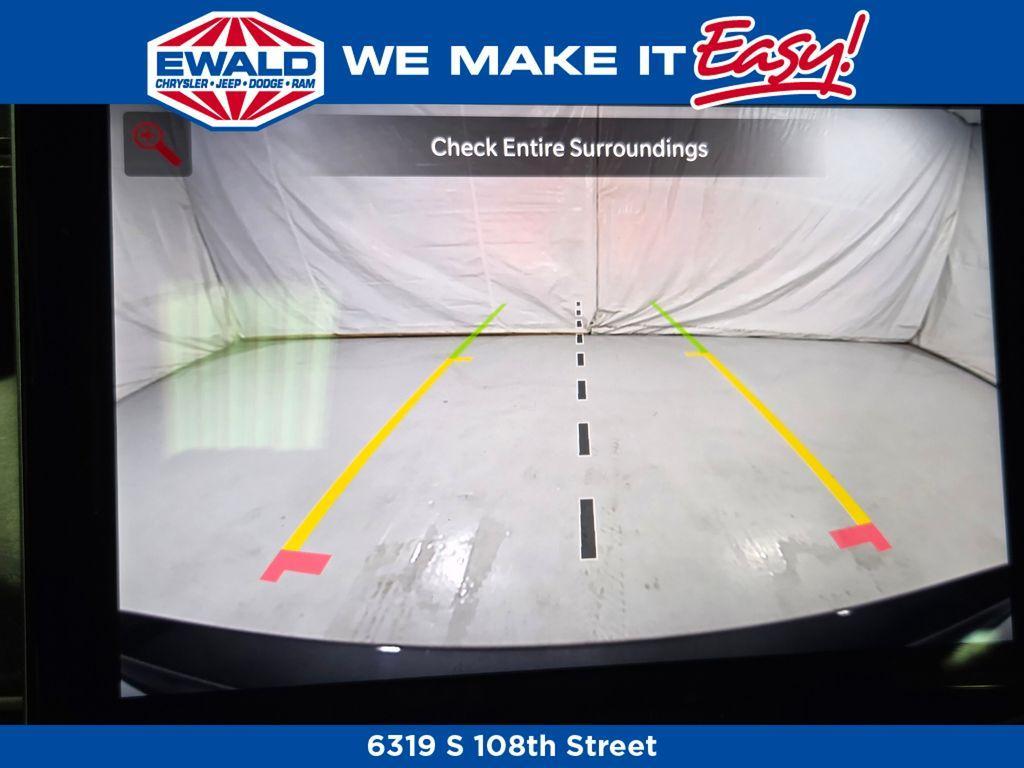 new 2025 Jeep Grand Cherokee car, priced at $48,082