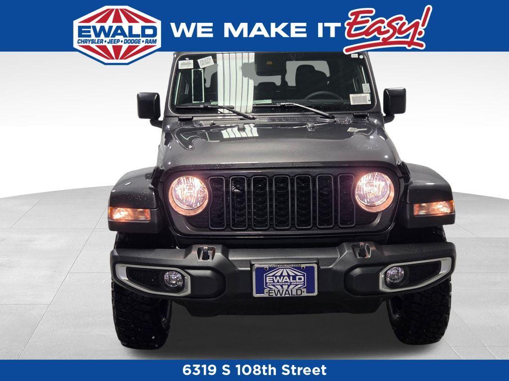 new 2025 Jeep Gladiator car, priced at $48,585