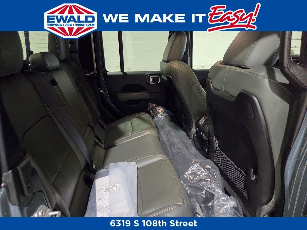 new 2025 Jeep Gladiator car, priced at $58,215
