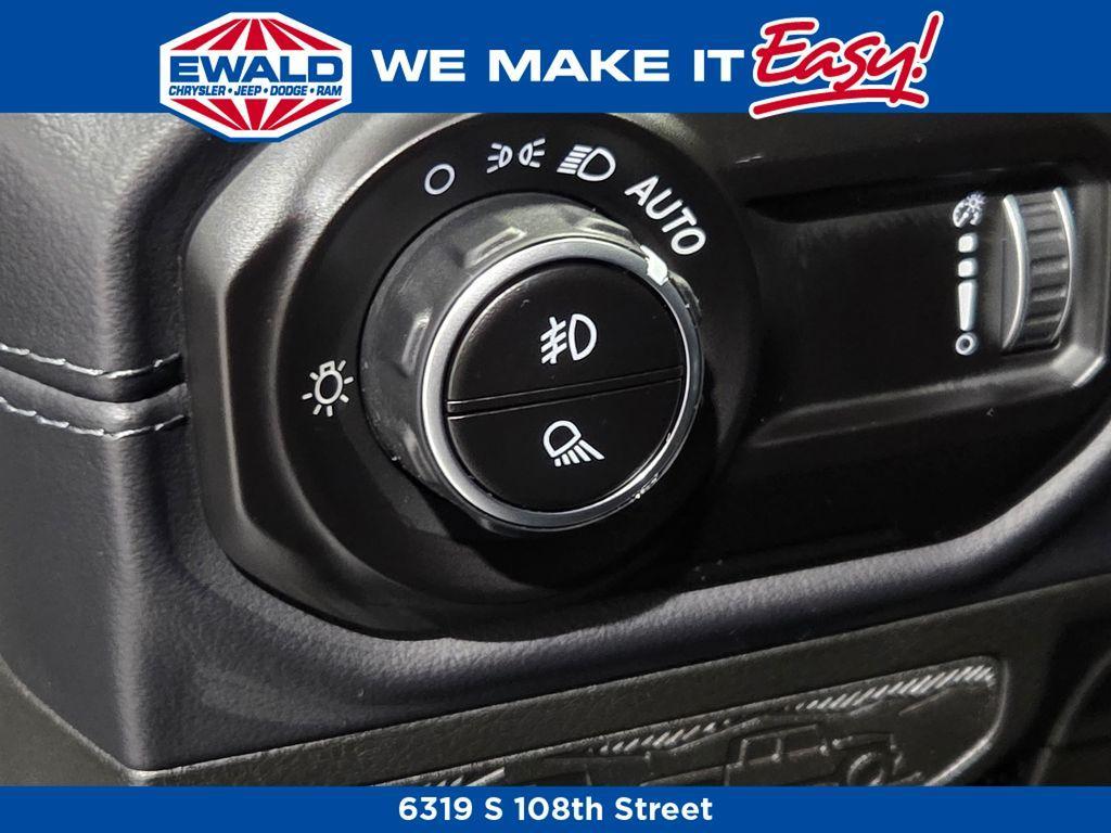 new 2025 Jeep Gladiator car, priced at $58,215