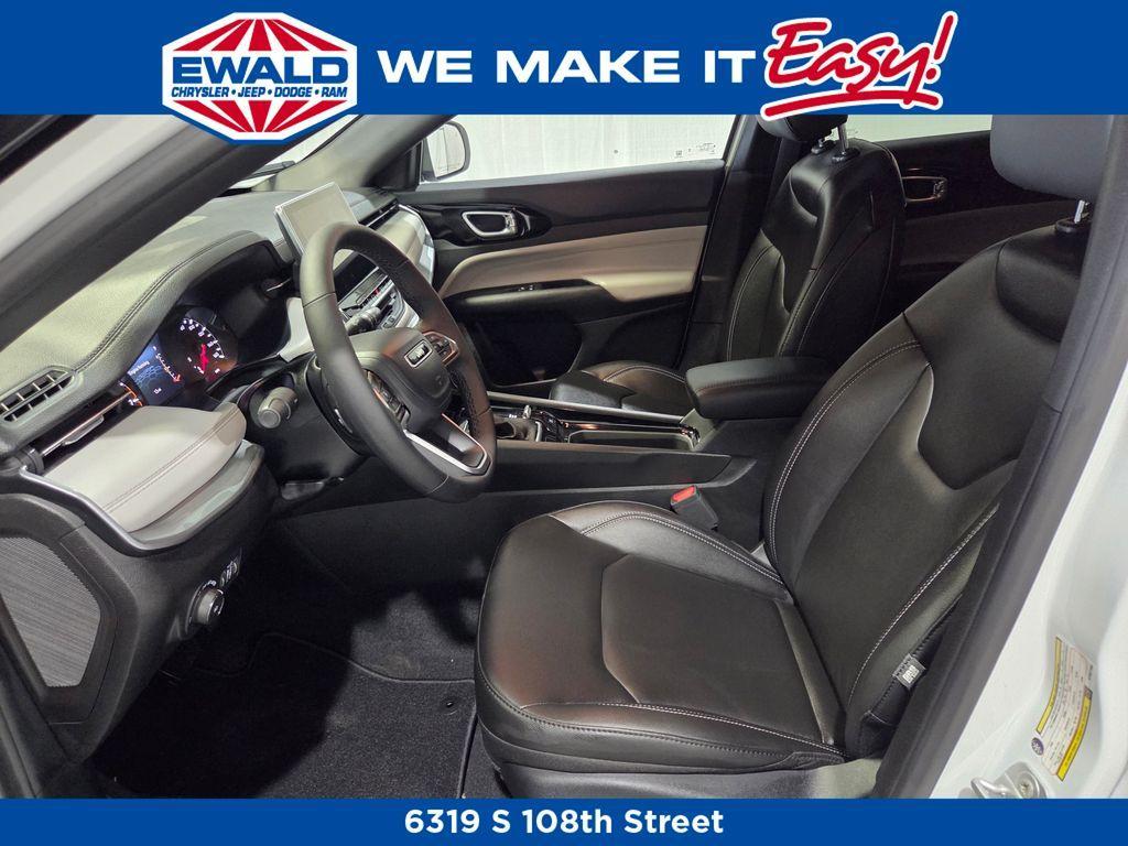 new 2025 Jeep Compass car, priced at $30,813