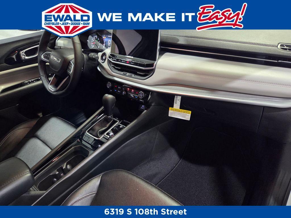 new 2025 Jeep Compass car, priced at $30,813