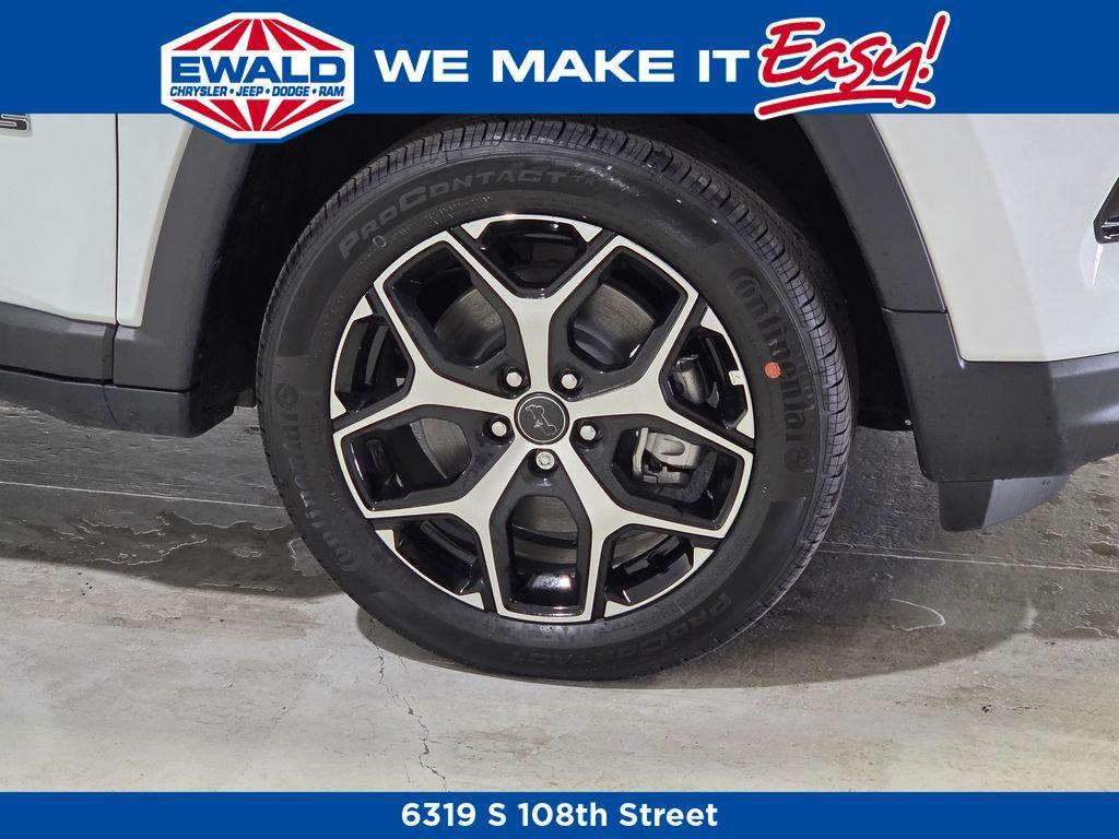 new 2025 Jeep Compass car, priced at $30,813